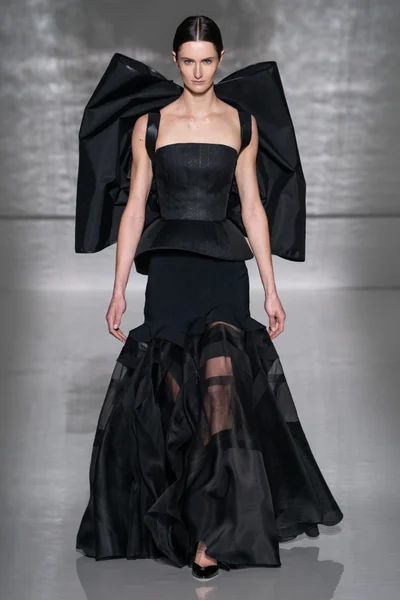 Look 12